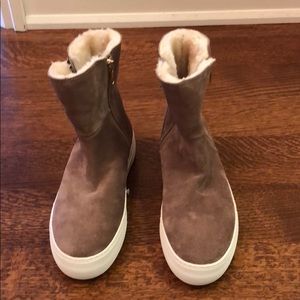 NWOT J/SLIDES boots never worn!